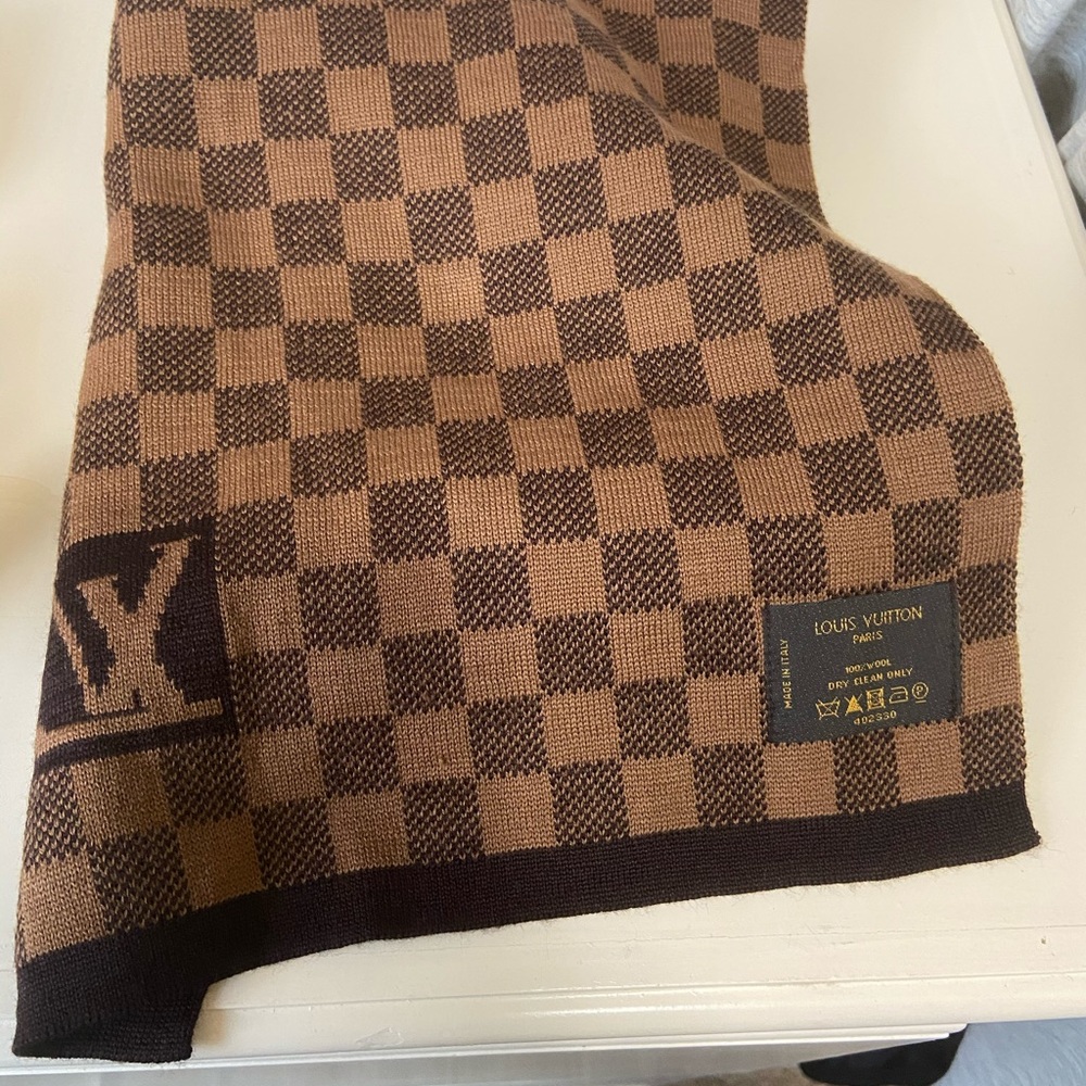 Louis Vuitton scarf
